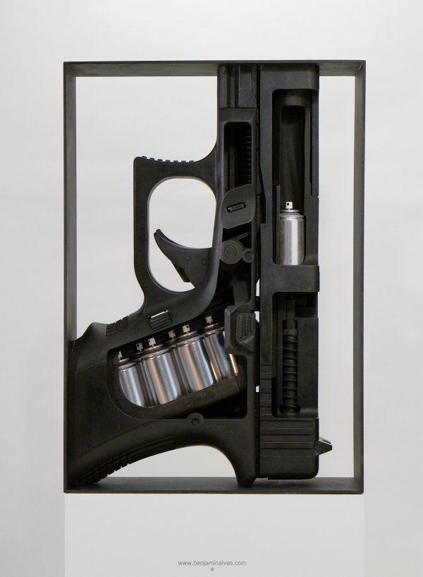 Bronze sculpture "Spray Gun" front view